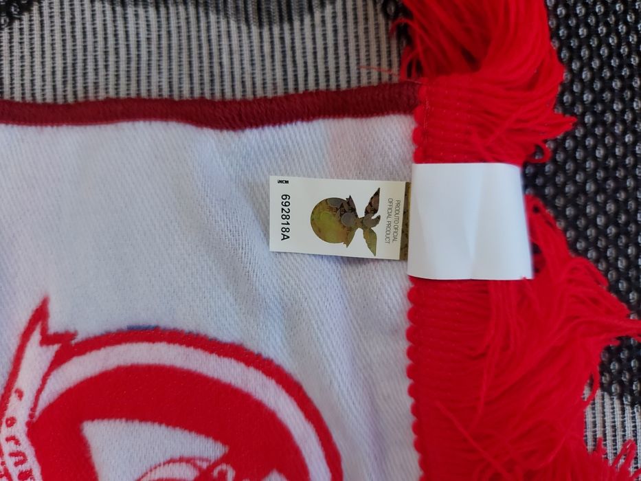 Шал на фк Бенфика-оригинален