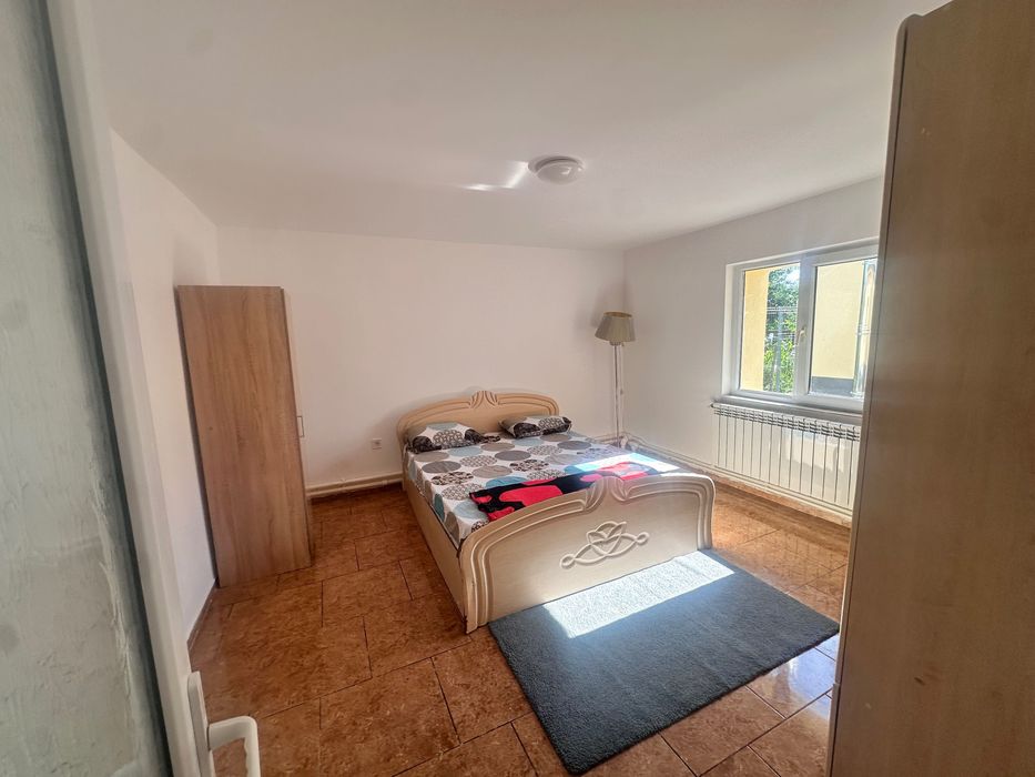 Casă renovată, 2 corpuri, teren 965 mp – Corbu
