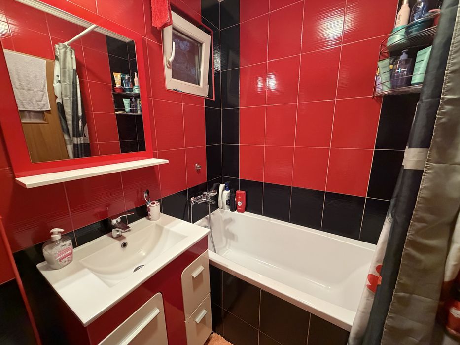 Vând apartament 2 cam 14 Mai