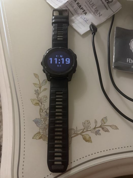 Продавам смарт часовник Garmin Fenix 8