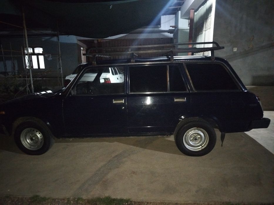 Yurib turgan moshina 2.5 $