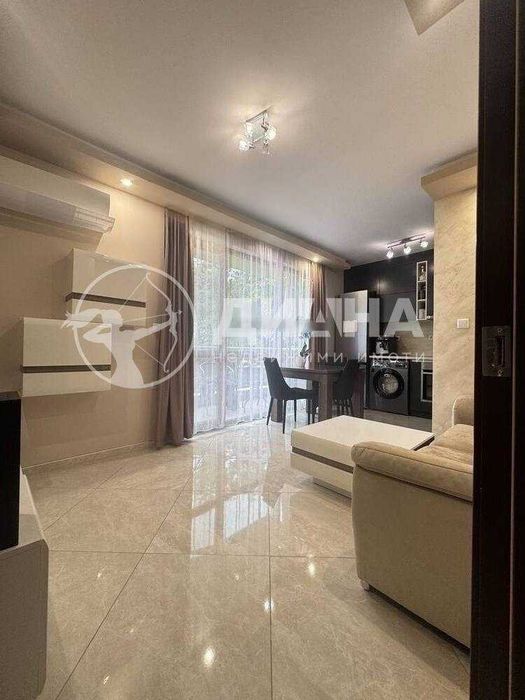 Продава се Тристаен апартамент в Пловдив, Христо Смирненски - 90 кв.м за 1945 €/кв.м - Снимка #14