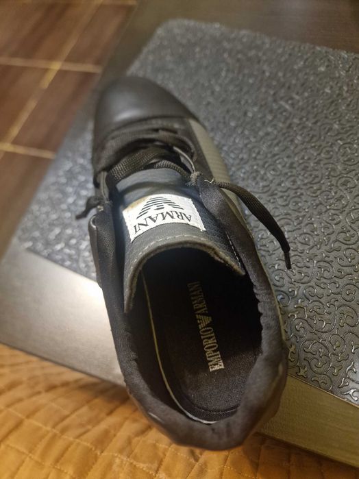 Vand adidasi Armani, originali. Marime 42