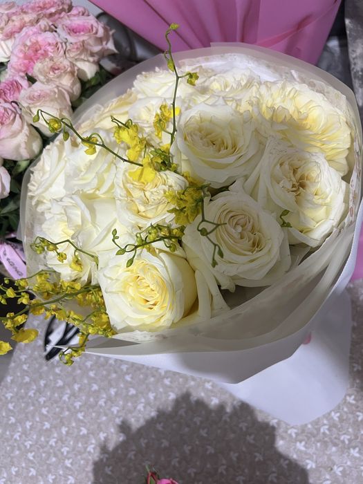 Продам цветы от 5000 до 8000