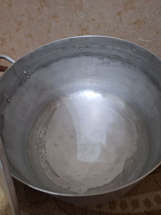 Продаю 2 ссср кострюли.