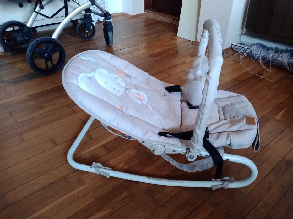 Бебешки шезлонг - люлеещ се стол - бебешка люлка