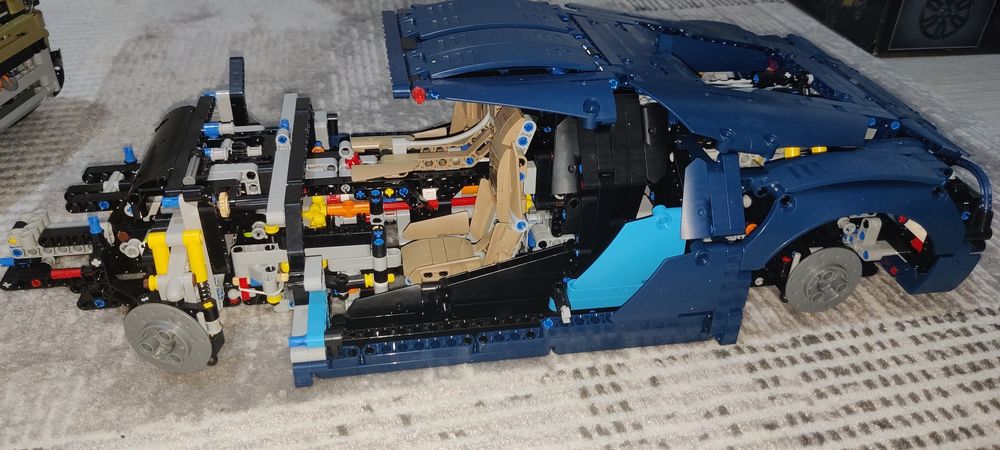 Lego Bugatti Chiron оригинал