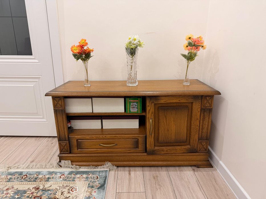 Продам сервант почти новая