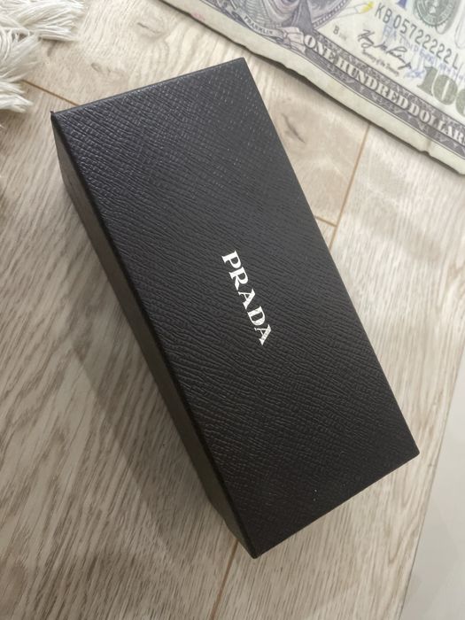 Оригинальное очки Prada