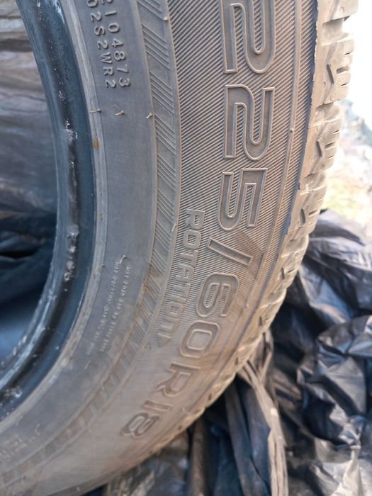 225/60 R18 Nokian