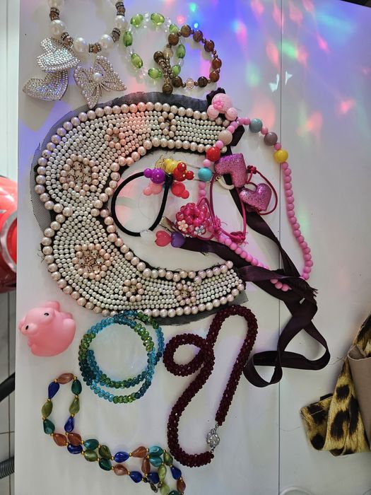 Аксессуары для девочки браслеты,бусы, бигуди