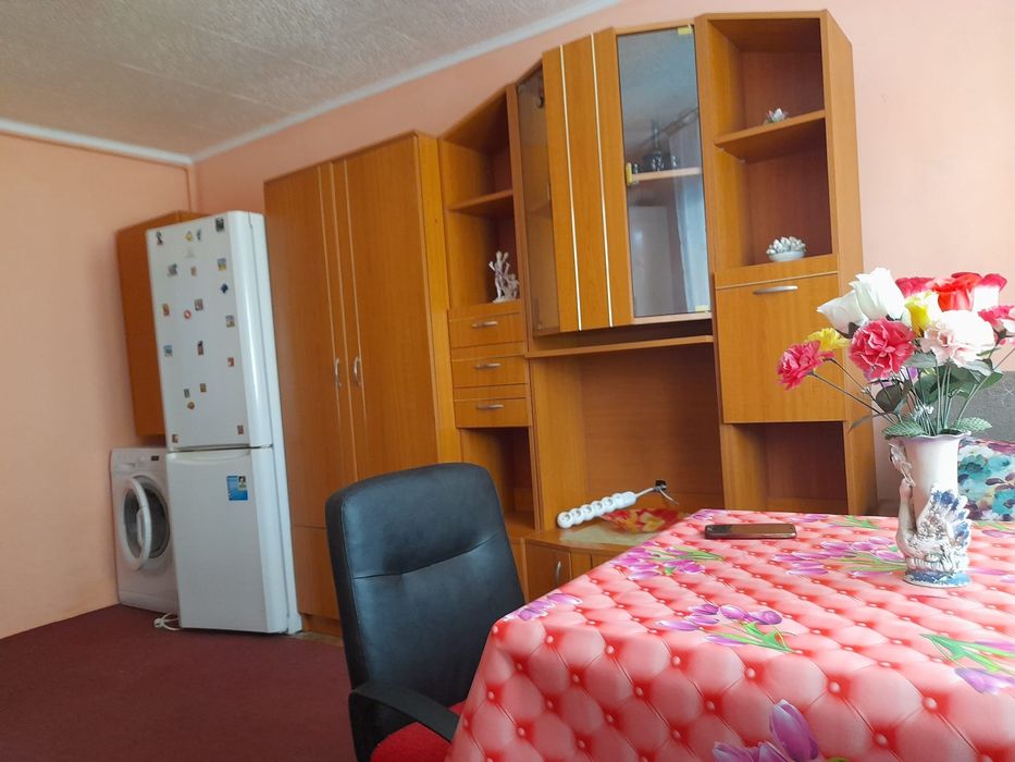 Închiriez garsoniera