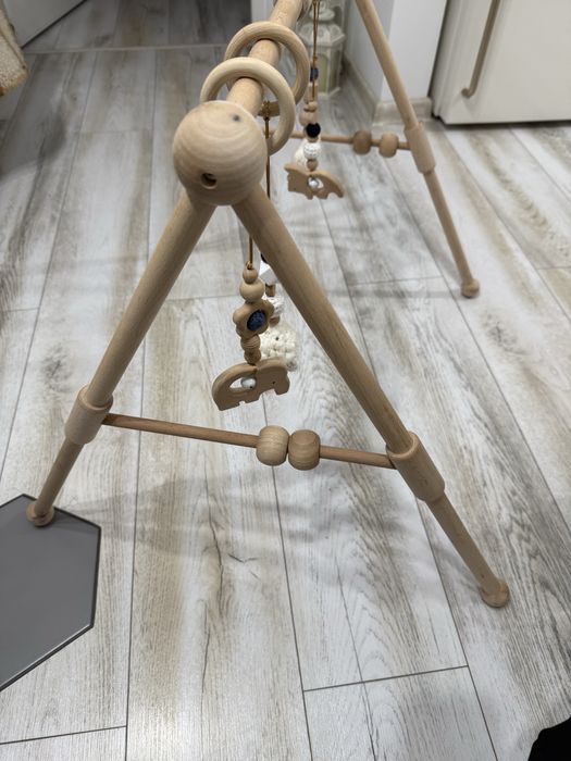 Centru de acrivitati din lemn