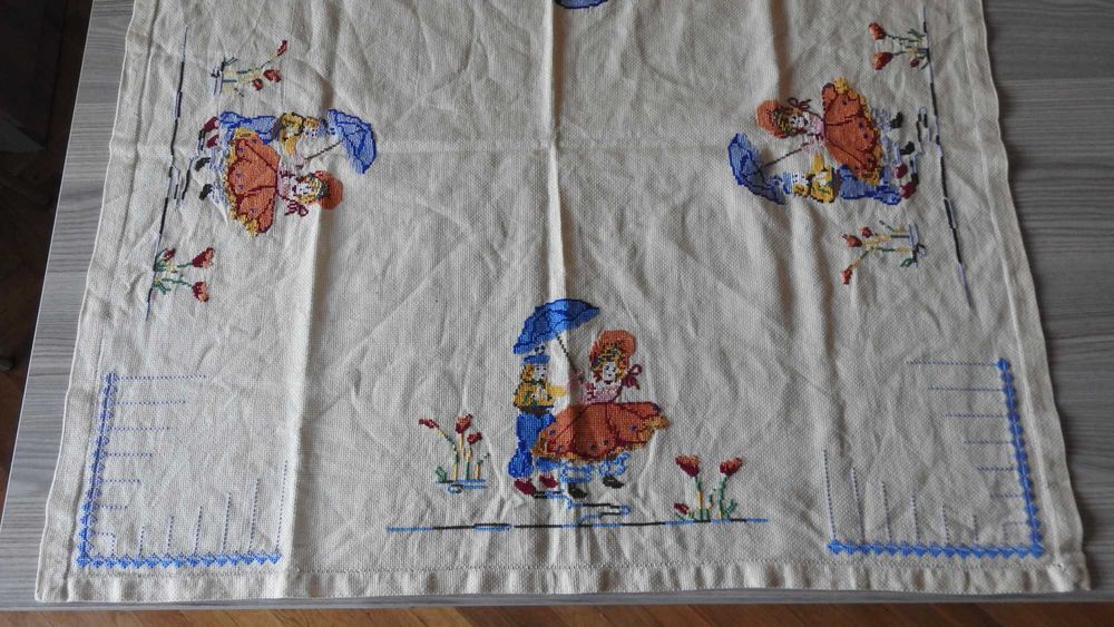 Ръчно Бродирано Каре