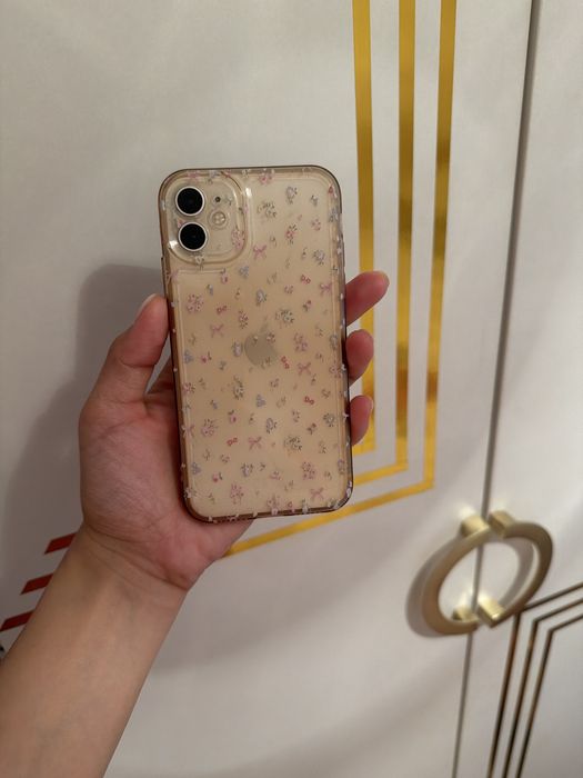 Айфон 11  белый цвет б/у