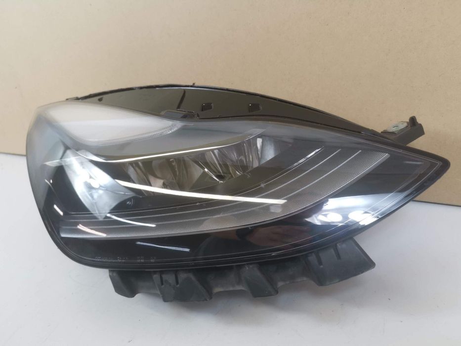 Тесла Модел 3/Y / Tesla Model 3/Y Дясна фара LED Tesla Model 3/Y Ориги
