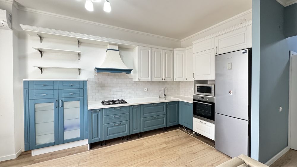 Кухнанная мебель с техникой