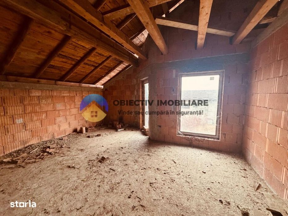 Vila la rosu si teren 500 mp de vânzare Zona Fermelor