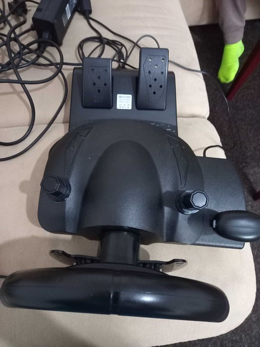 Vand volan alucard cu pedale