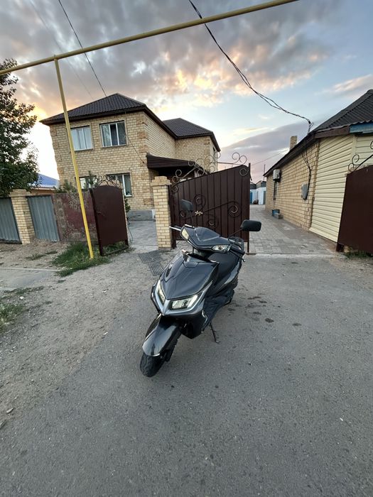 Продам скутер м8 город Астана