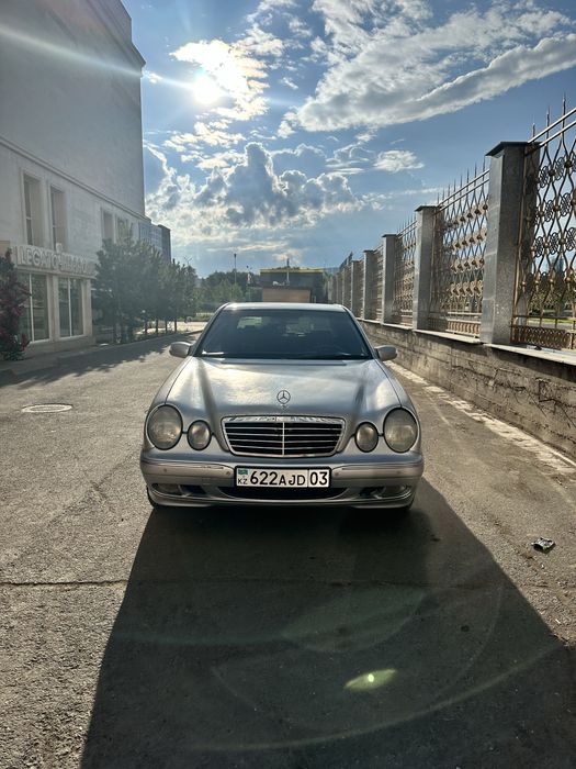 Продам Мерседес 210