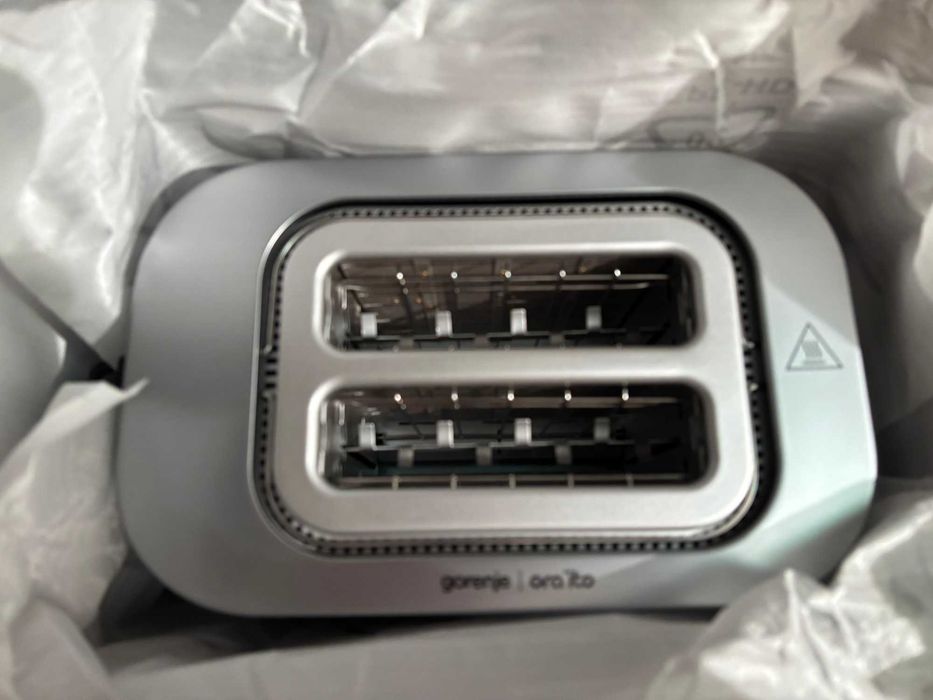 Тостер, чисто нов.