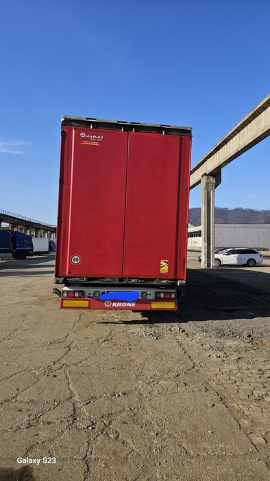 Semiremorca Krone Mega