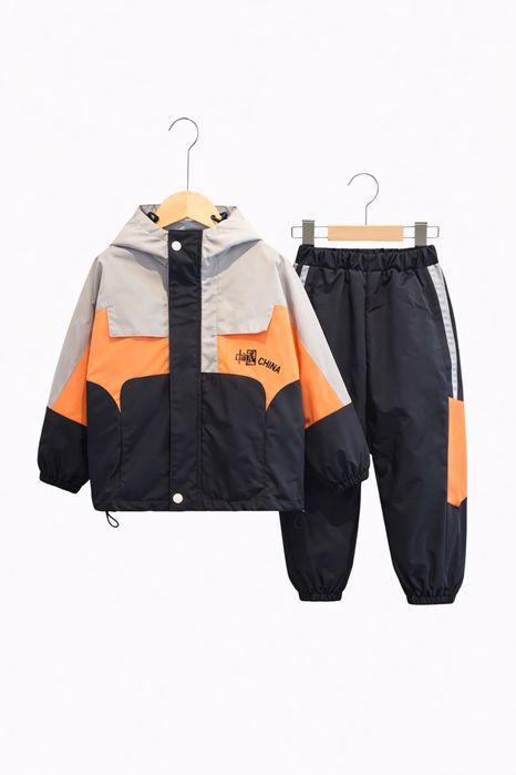 Продам костюмы детские