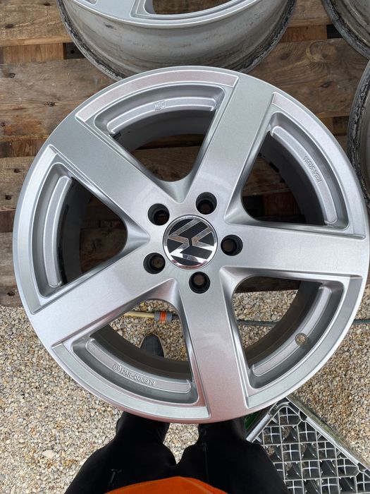 17 цола 5 х 112 мм Фолксваген , VW , Голф , Пасат , Джета , Тигуан