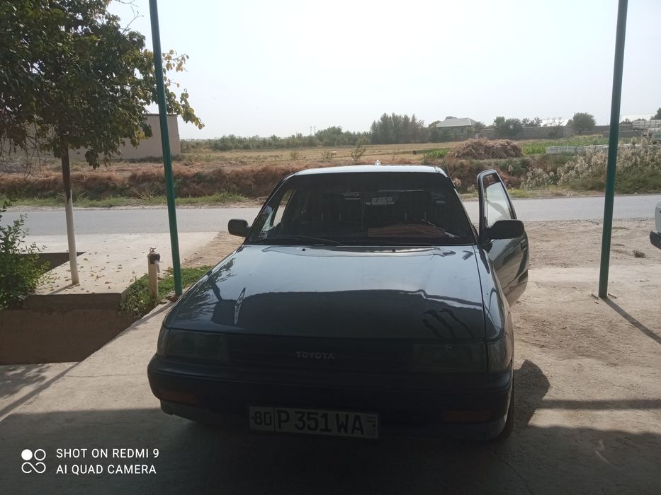 Tayota afto mashinasi sotiladi