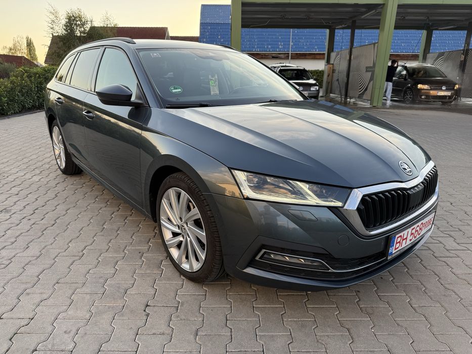 Skoda Octavia 1.5tsi-150cp 2022 full led/matrix/keyless/ACC/virtual/lane+side assist/camera/ambiental/tableta mare/CANTON/alcantara/moduri condus/18‘