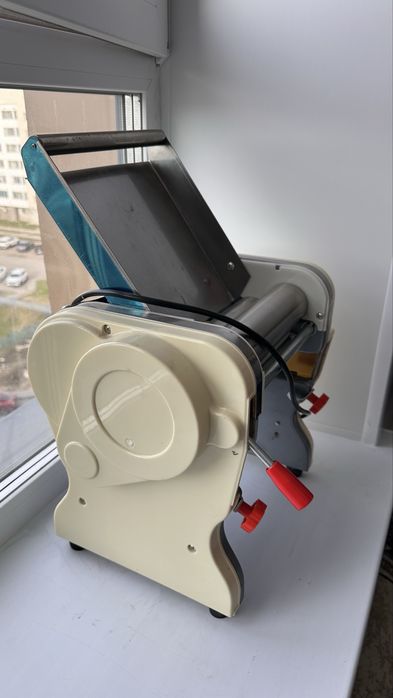 Тестораскаточная машина , лапшерезка