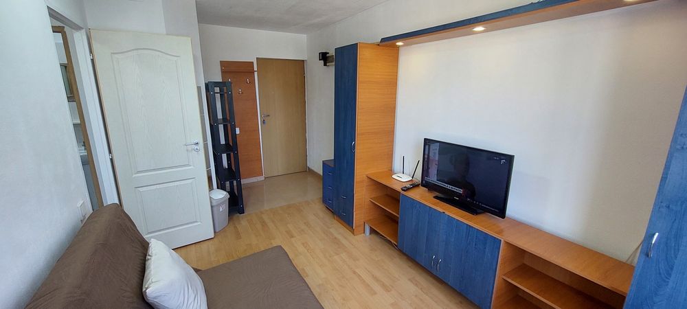 Închiriez garsoniera