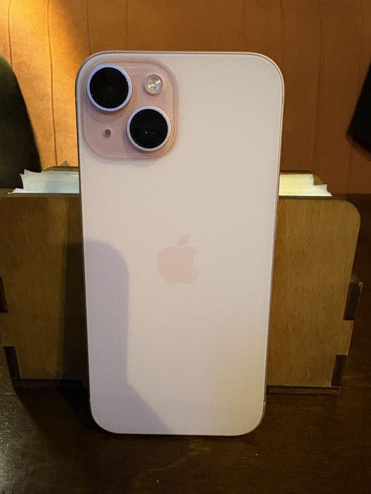 Розовый Айфон  iphone 15 128гб акб 85