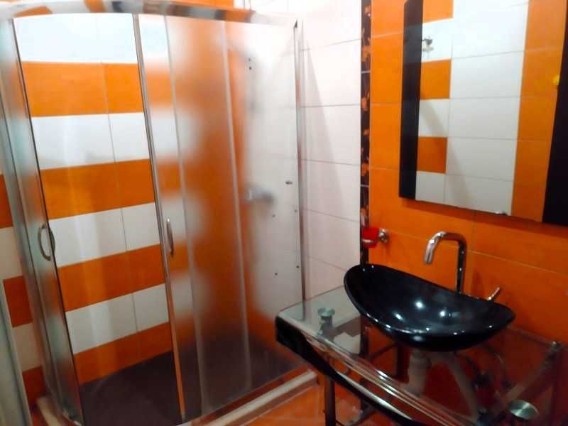 Дава се под наем Тристаен апартамент в Варна, Базар Левски - 90 кв.м за 765 € - Снимка #17