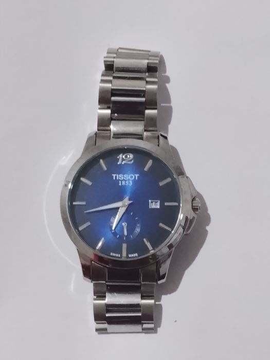 Tissot 1853 erkaklar qo‘l soati sotiladi 
Ko‘k siferblatli, juda