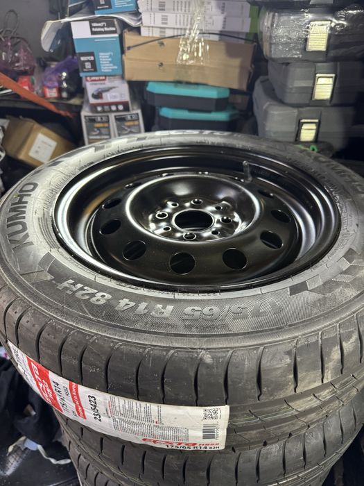 Новые комплекты Kumho HS52 R14