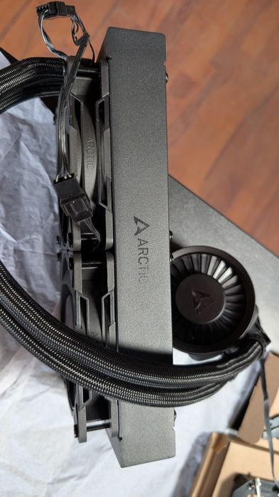 Cooler CPU AIO ARCTIC Liquid Freezer III Pro 240