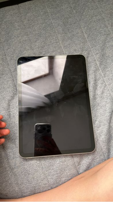 Ipad a16 256гб  новый торг есть
