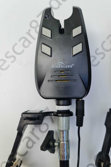 Set 4 Avertizori digitali TLI06 cu 4 swingere cu iluminare si 4 Tije