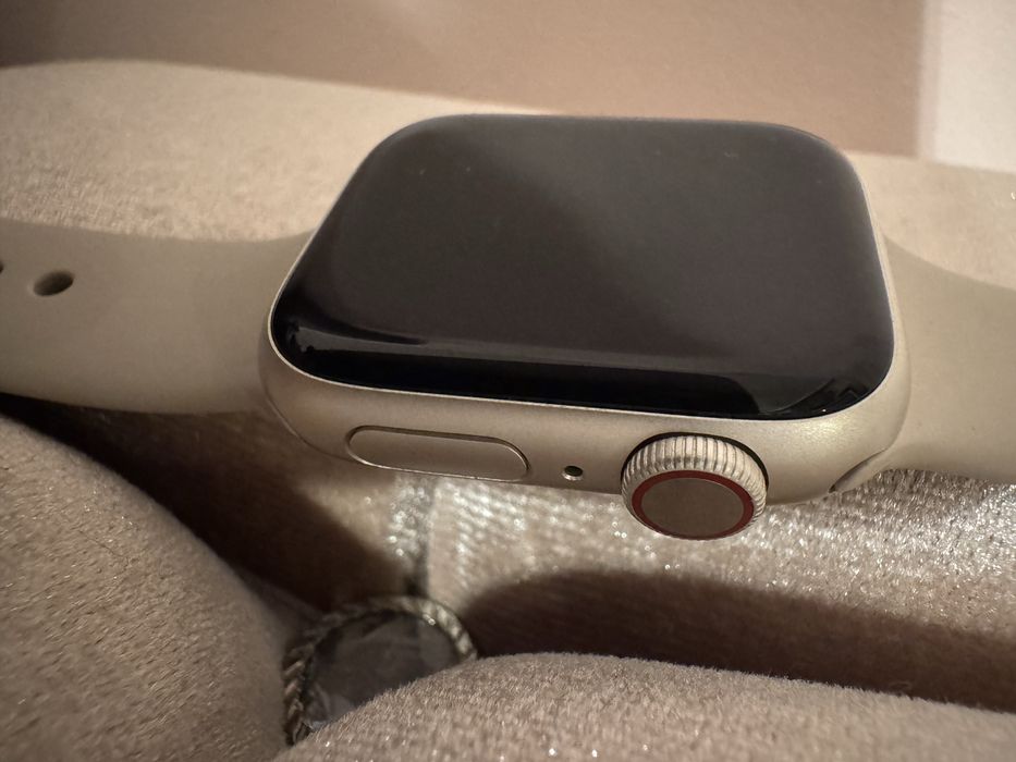 Нов Apple Watch 8 Starlight Cellular