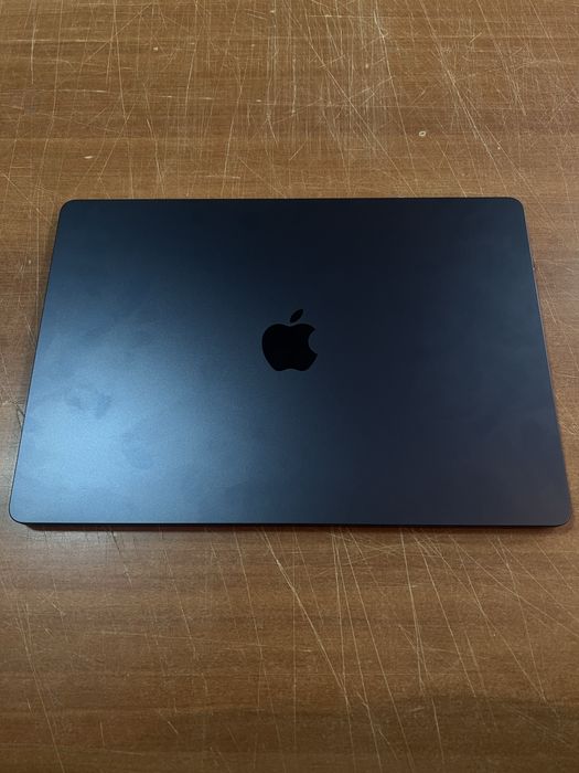 Продам macbook air m5 15.3