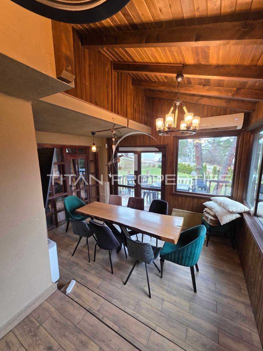 Триетажна къща в Цигов чарк