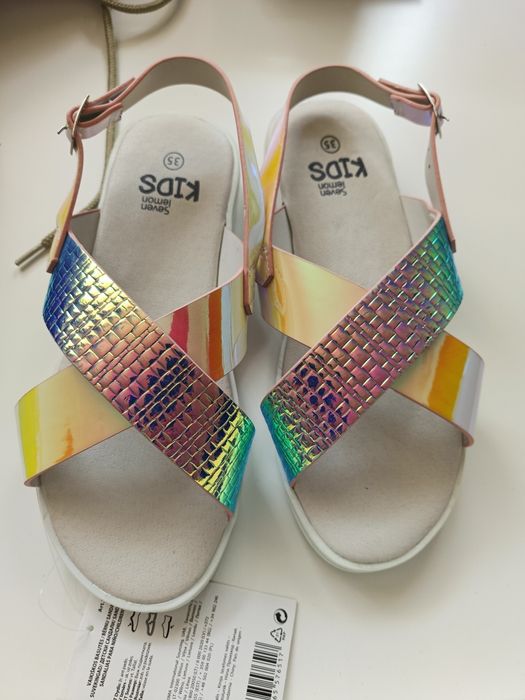 Детско-юношески летни сандали