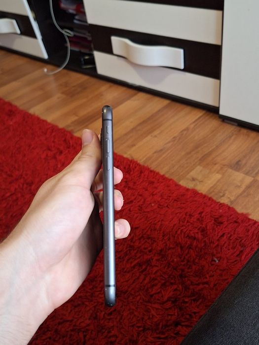 iPhone 11 Black - in stare bună