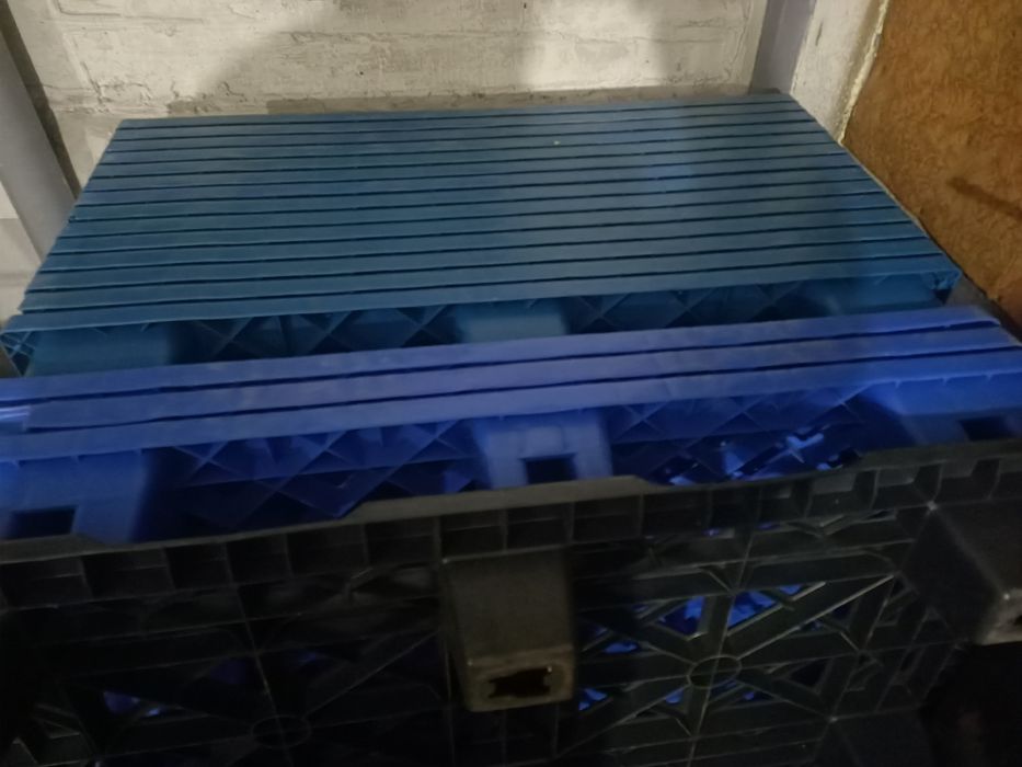 Пластиковые поддоны