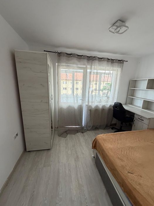 Inchiriez apartament horezu