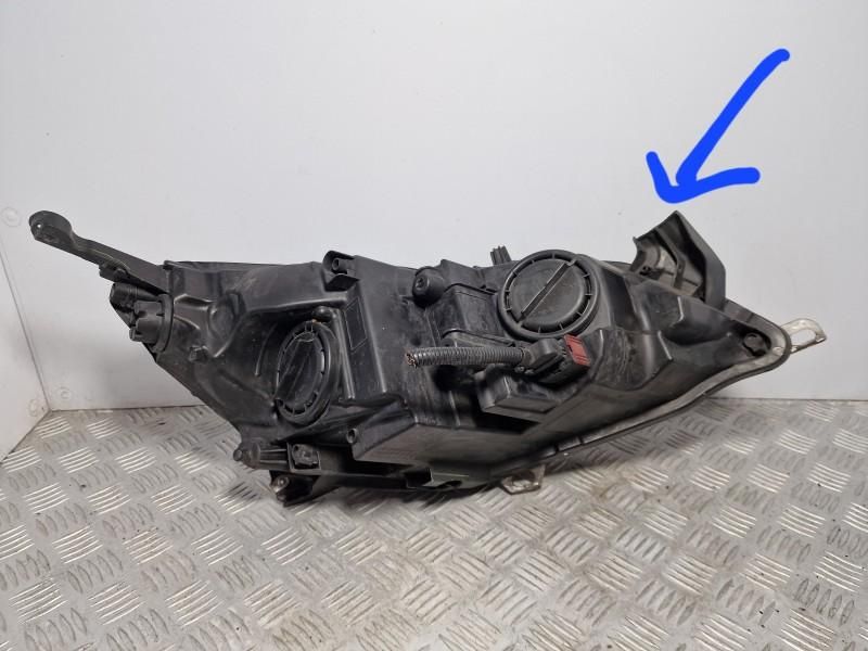 Far stanga pozitie bec cu defect Opel Astra J