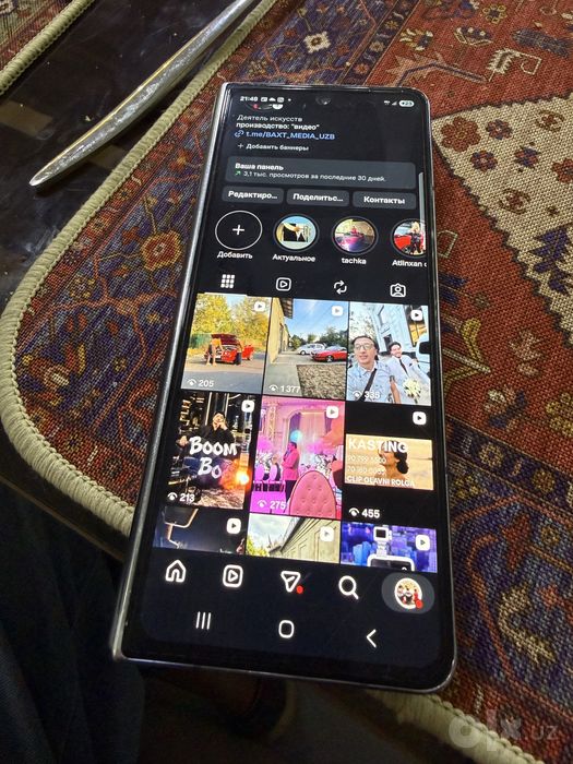 Samsung Fold 4 2 sim 256 g ishlashi zor