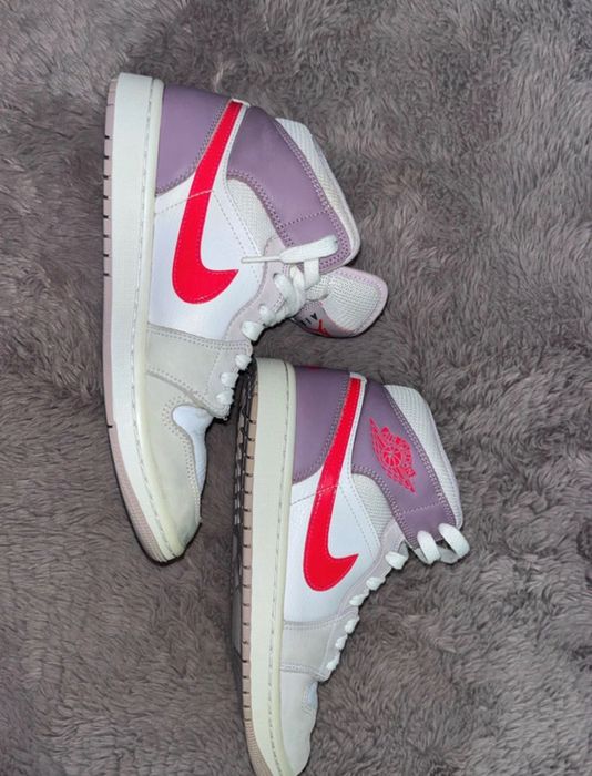 Air Jordan 1 Mid Valentine’s Day 2022